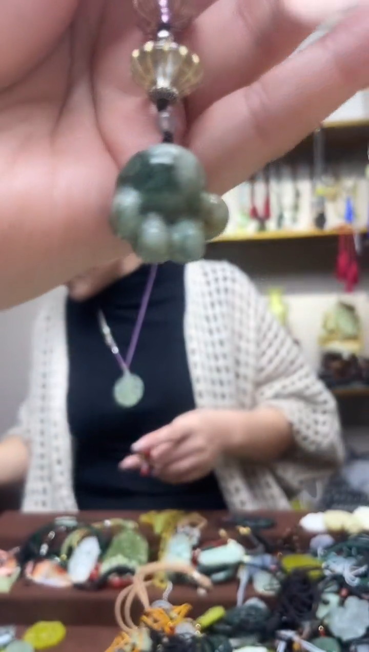 未镶嵌岫玉吊坠`