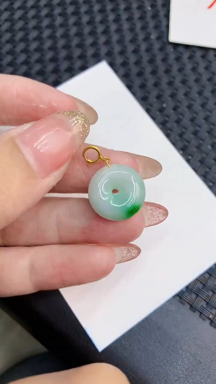 翡翠未镶嵌颈饰             8