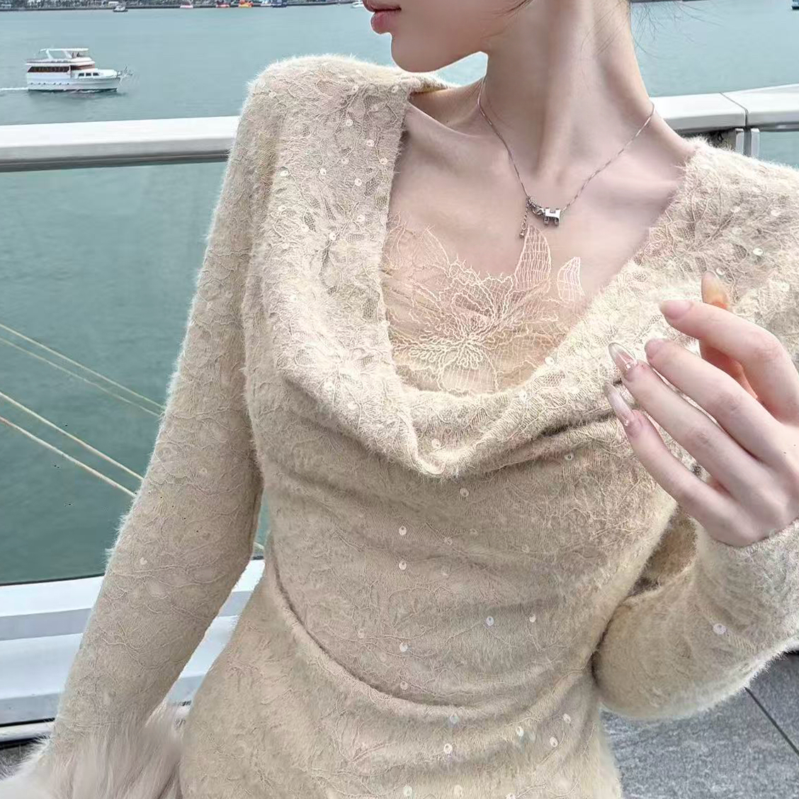 粉红PINK丨“叠穿公式”设计感时尚重工蕾丝拼接内搭FH25D4T3574