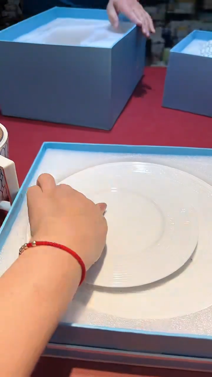 【闪购商品】瓷片锅碗瓢盆一件不剩