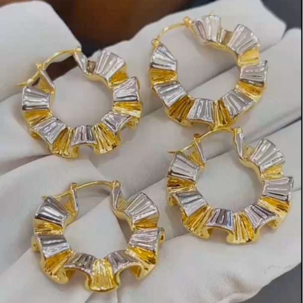 裕辉 18k金大波浪耳圈复古耳环小众设计有存在感吸睛多样性发其一