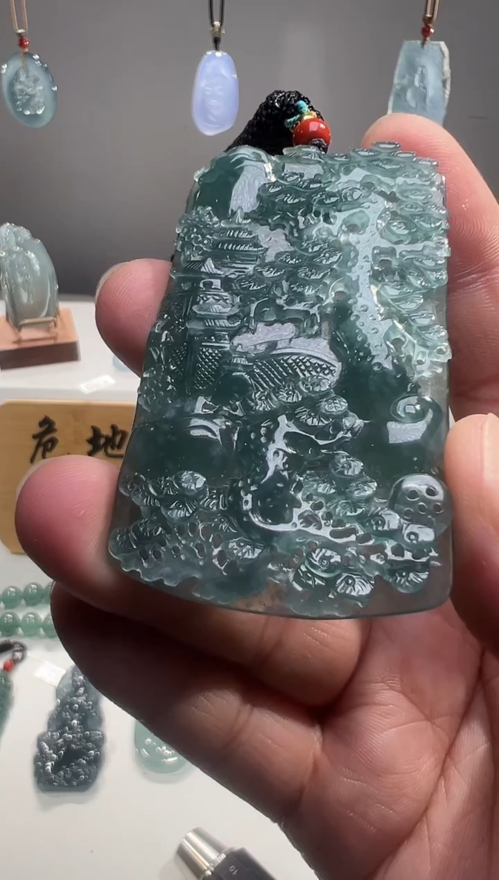 吊坠(不含链)未镶嵌翡翠山水牌