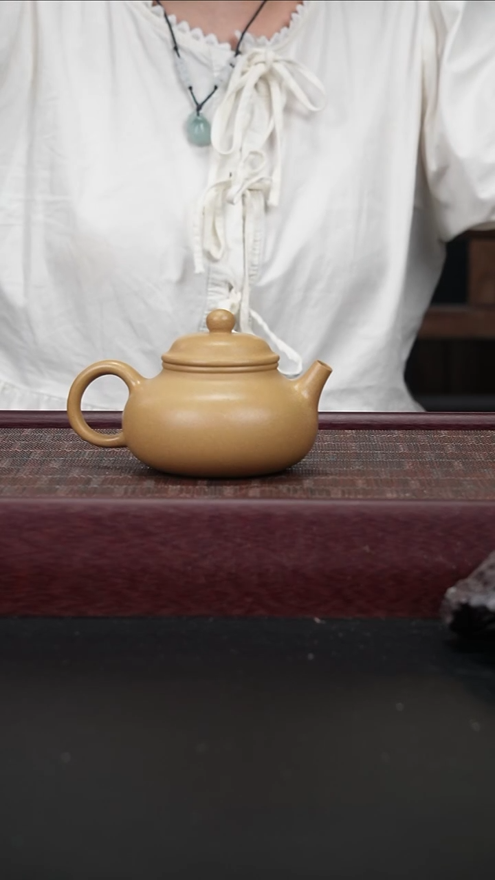 茶壶紫砂lzx黄金段 容天200cc