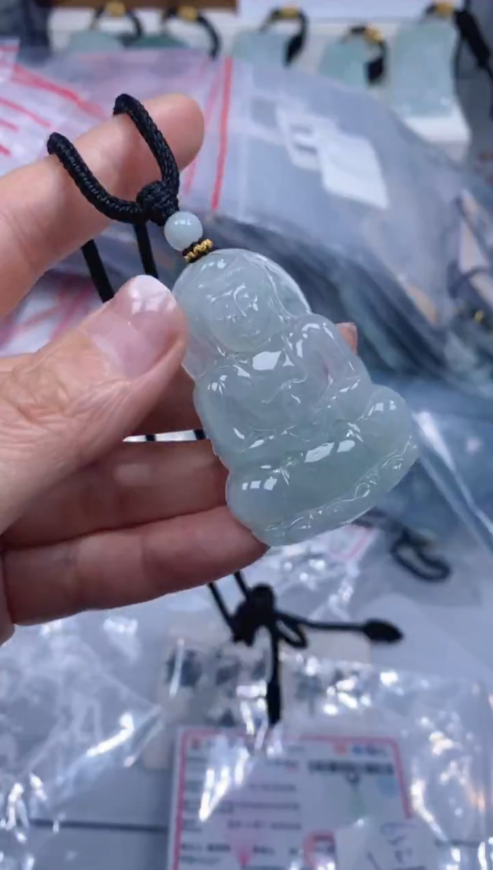 颈饰未镶嵌翡翠吊坠