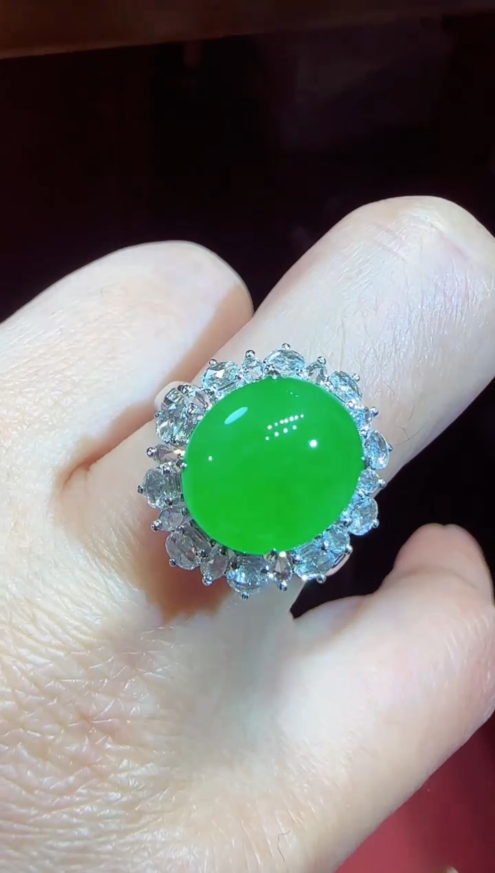 【闪购商品】翡翠戒指18K金镶嵌蛋面