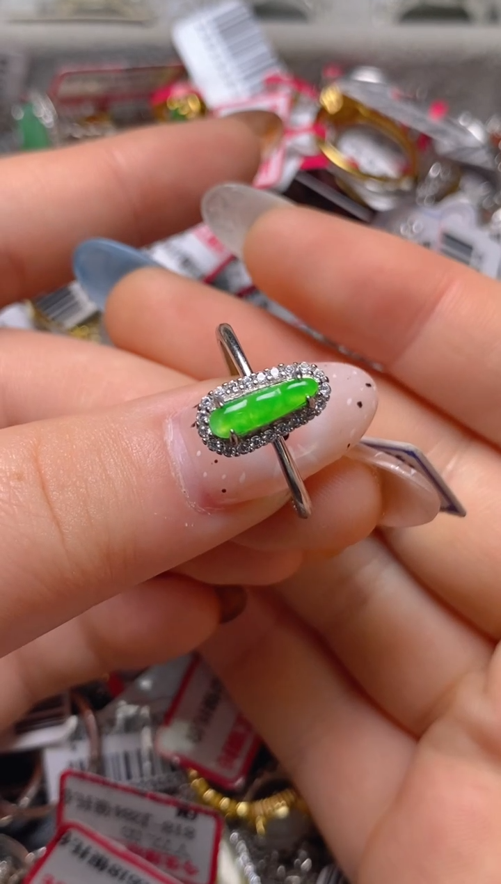 银S925镶嵌戒指翡翠@**℉百内无证书