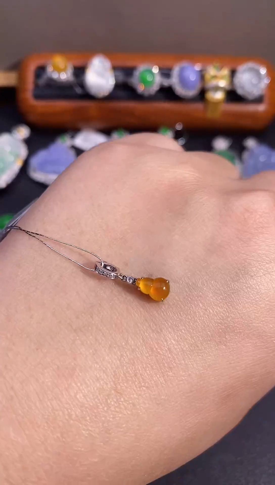 【闪购商品】翡翠吊坠(不含链)18K金镶嵌万能扣吊坠