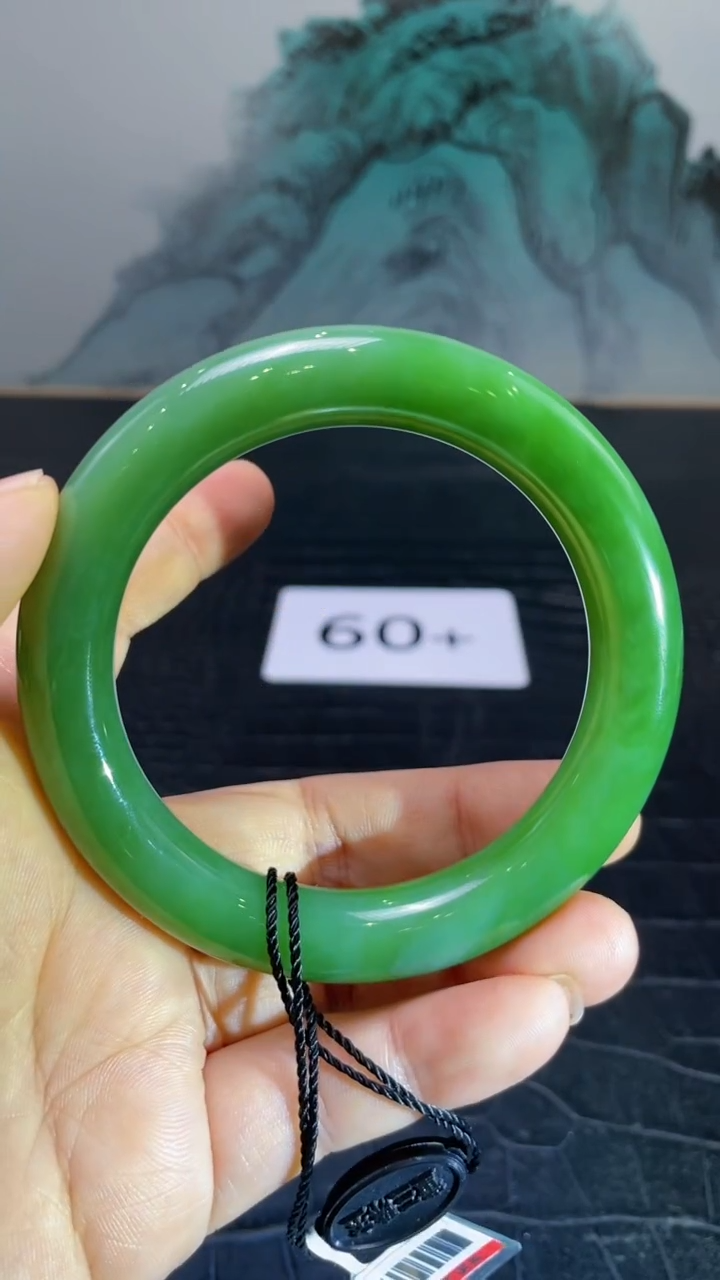 未镶嵌手镯和田玉（碧玉）锦****装60+