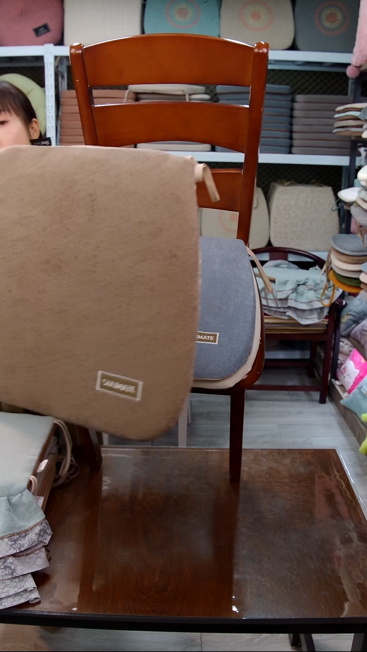 布平绒—刺绣：咖色4个