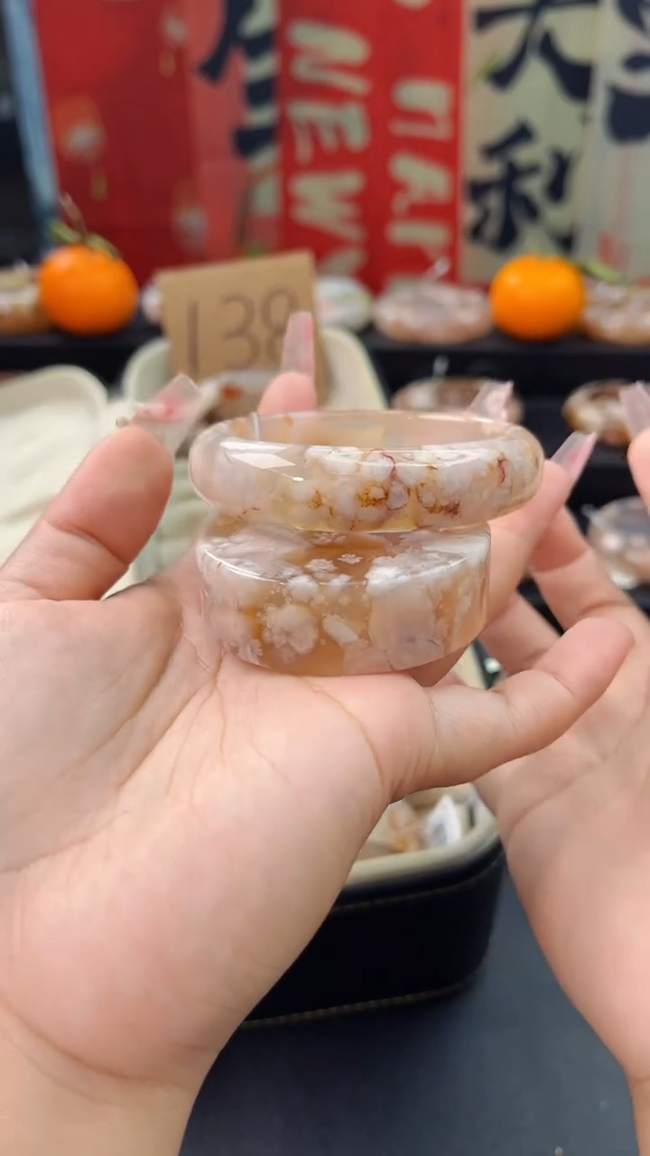 【闪购商品】石英质玉手镯未镶嵌赠送镯心（圈口）57