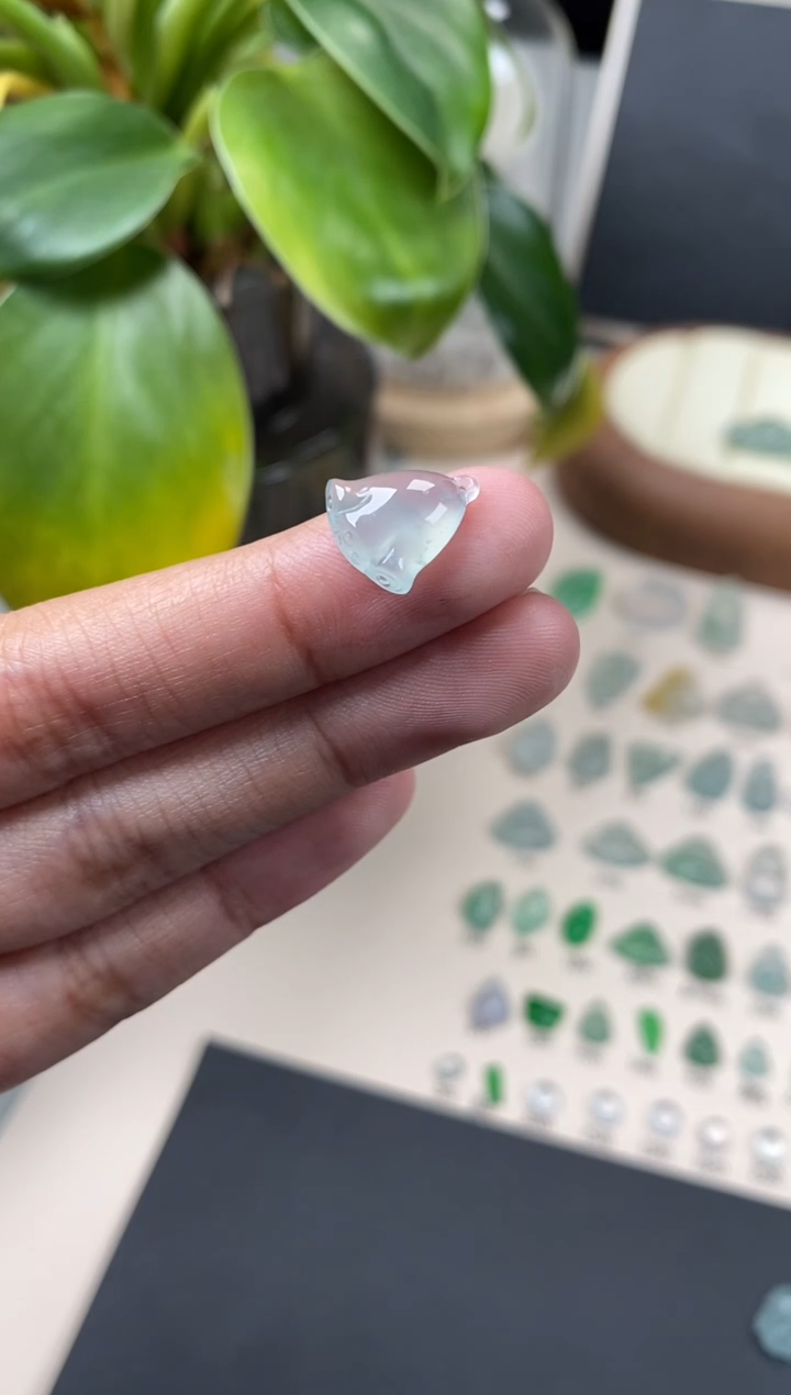 【闪购商品】翡翠颈饰未镶嵌翡翠冰胶莲蓬