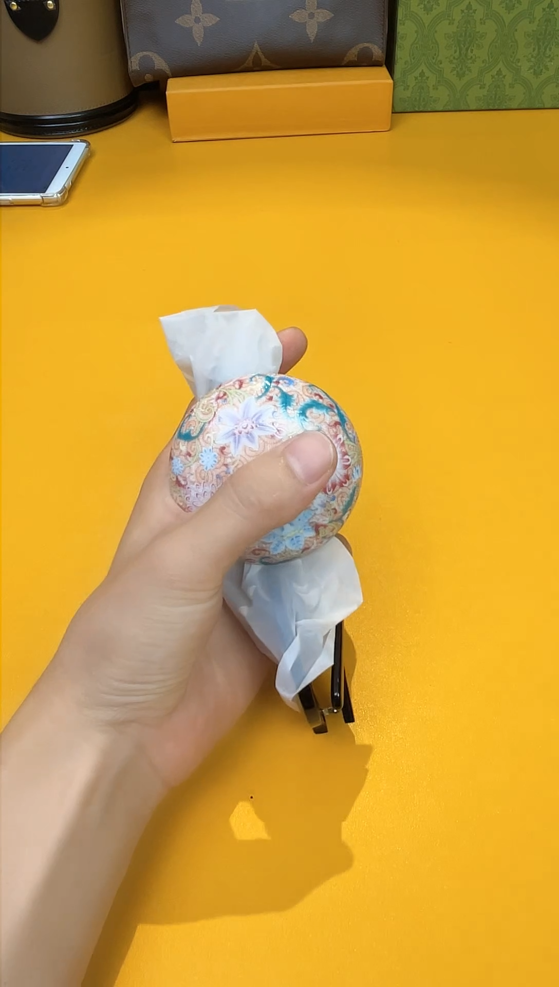 瓷片香墨镜      