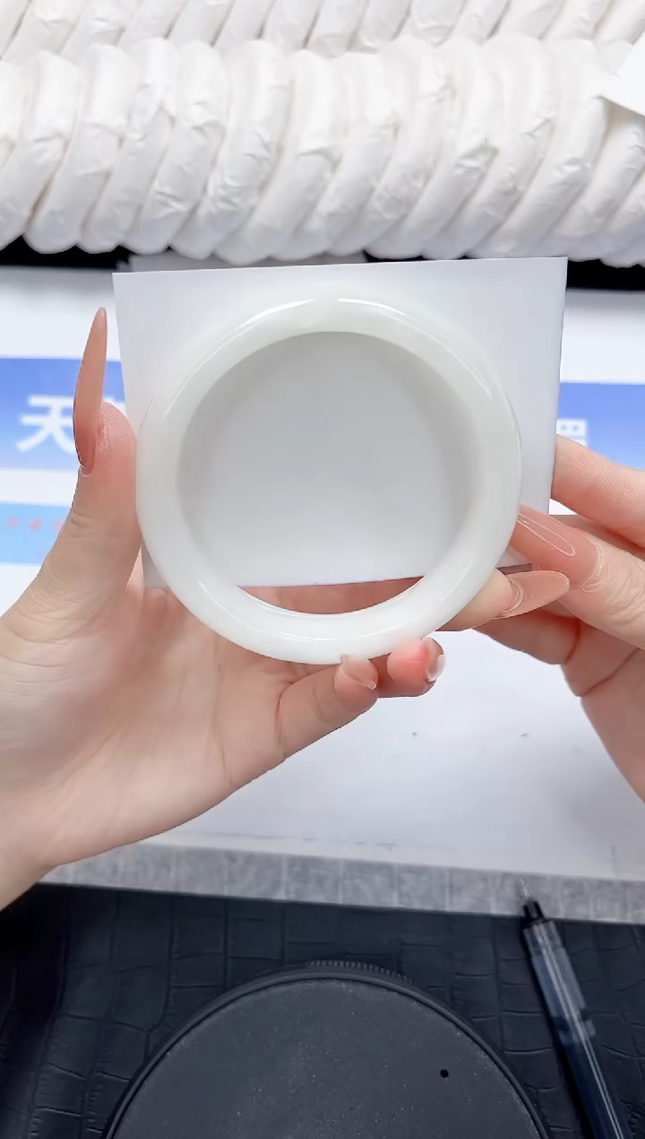 和田玉手镯未镶嵌125-58