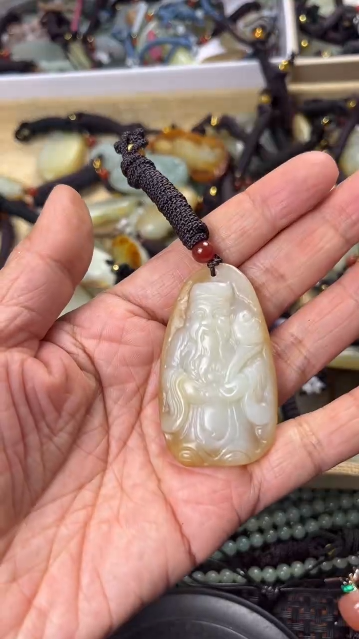 【闪购商品】和田玉颈饰未镶嵌多样性发货没有证书拍一发一有瑕