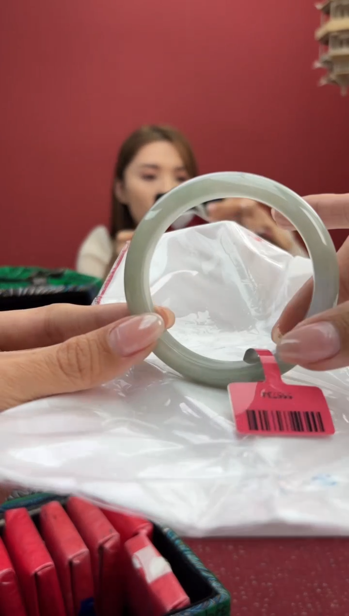 【闪购商品】翡翠手镯未镶嵌12手镯