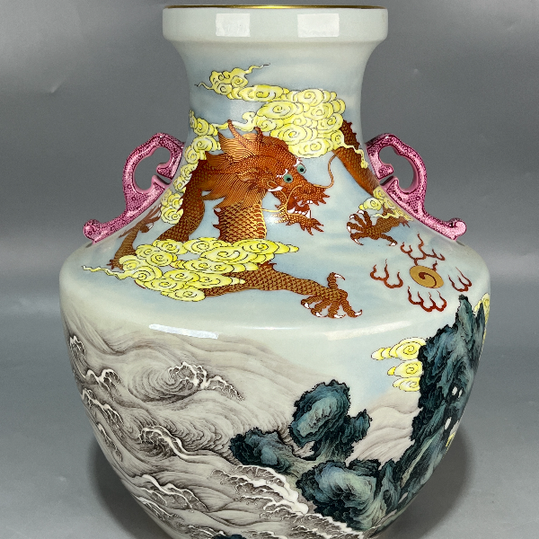 仿古 大清雍正年制珐琅彩福海龙纹双耳瓶