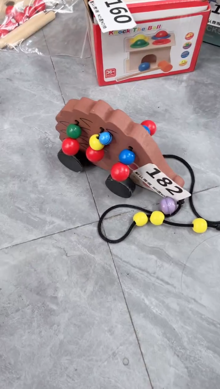 木刺猬拉车182.0..