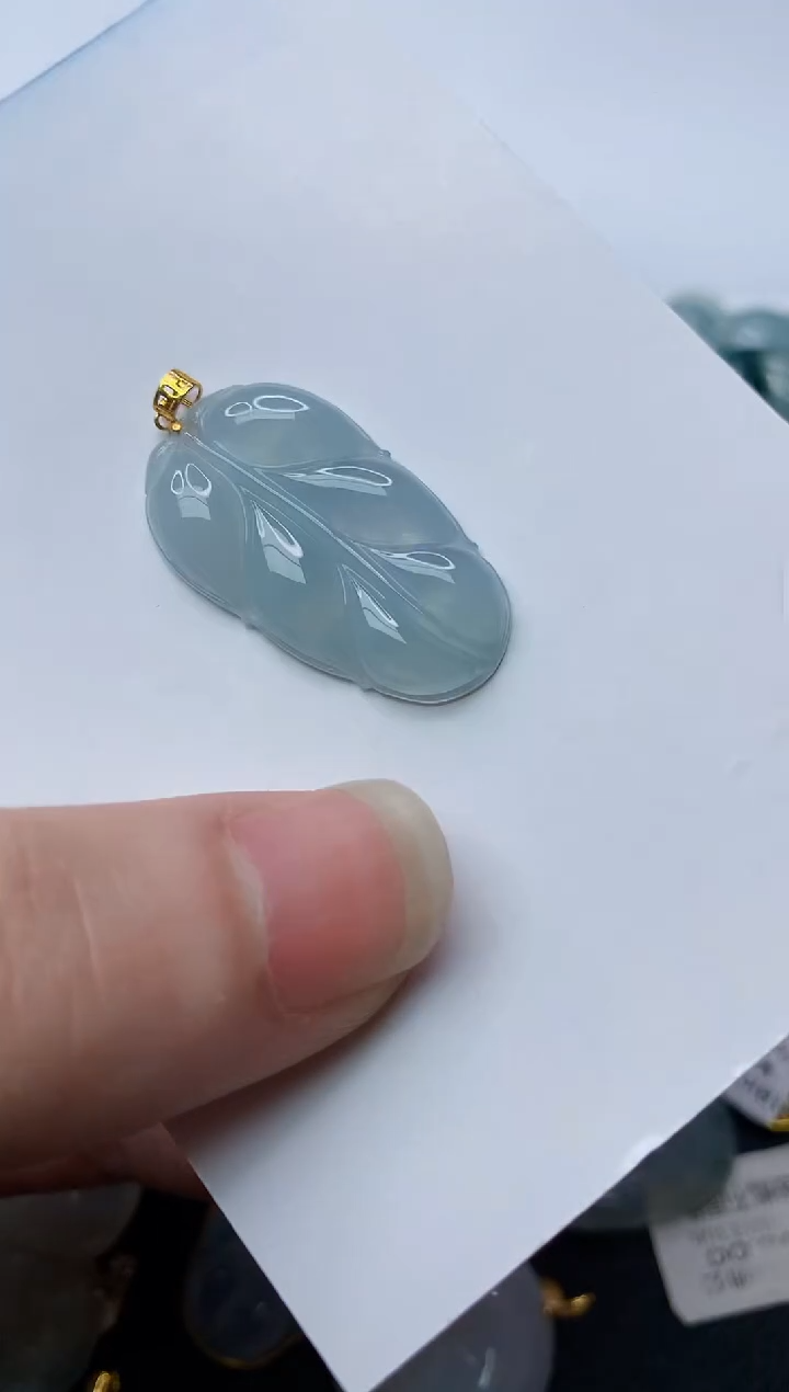 【闪购商品】翡翠颈饰18K金镶嵌30......