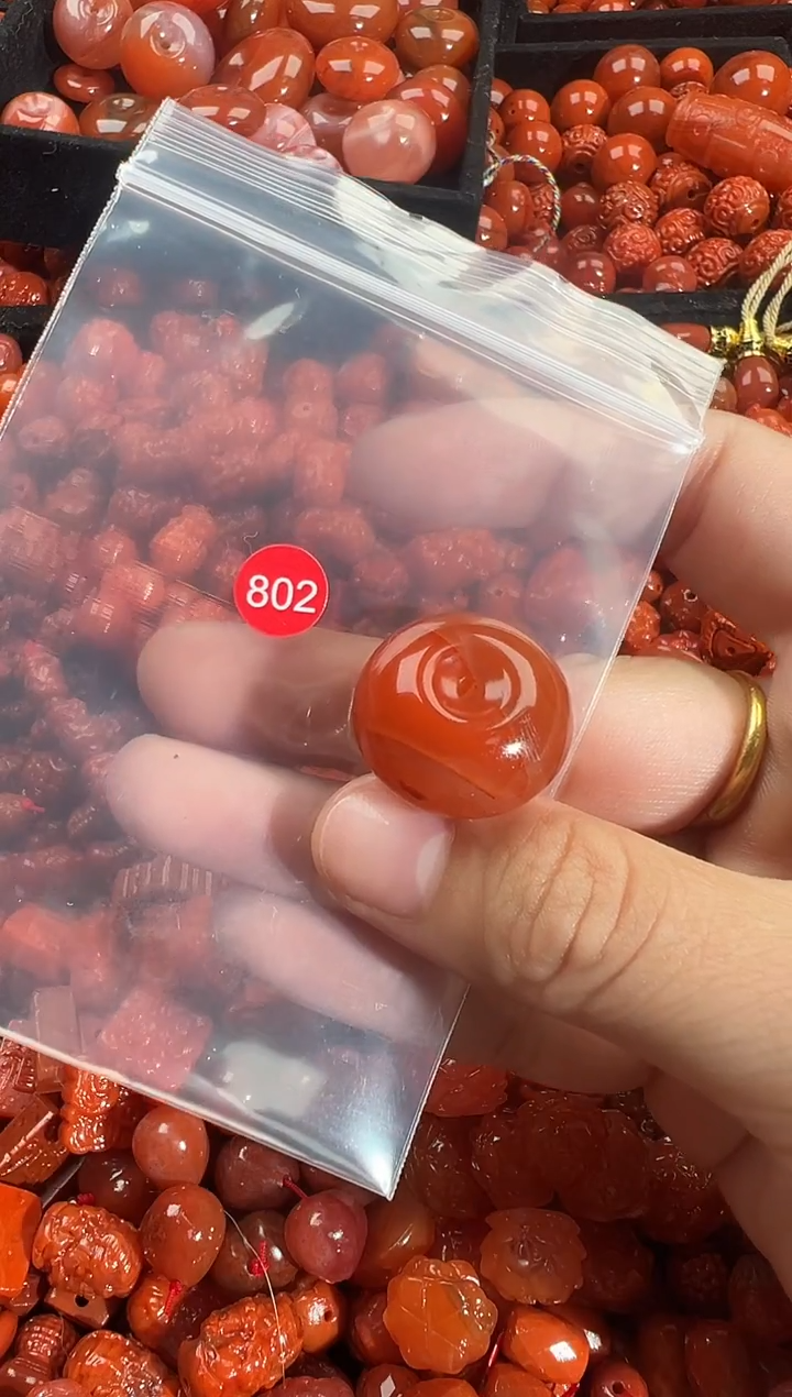 颈饰未镶嵌南红玛瑙1