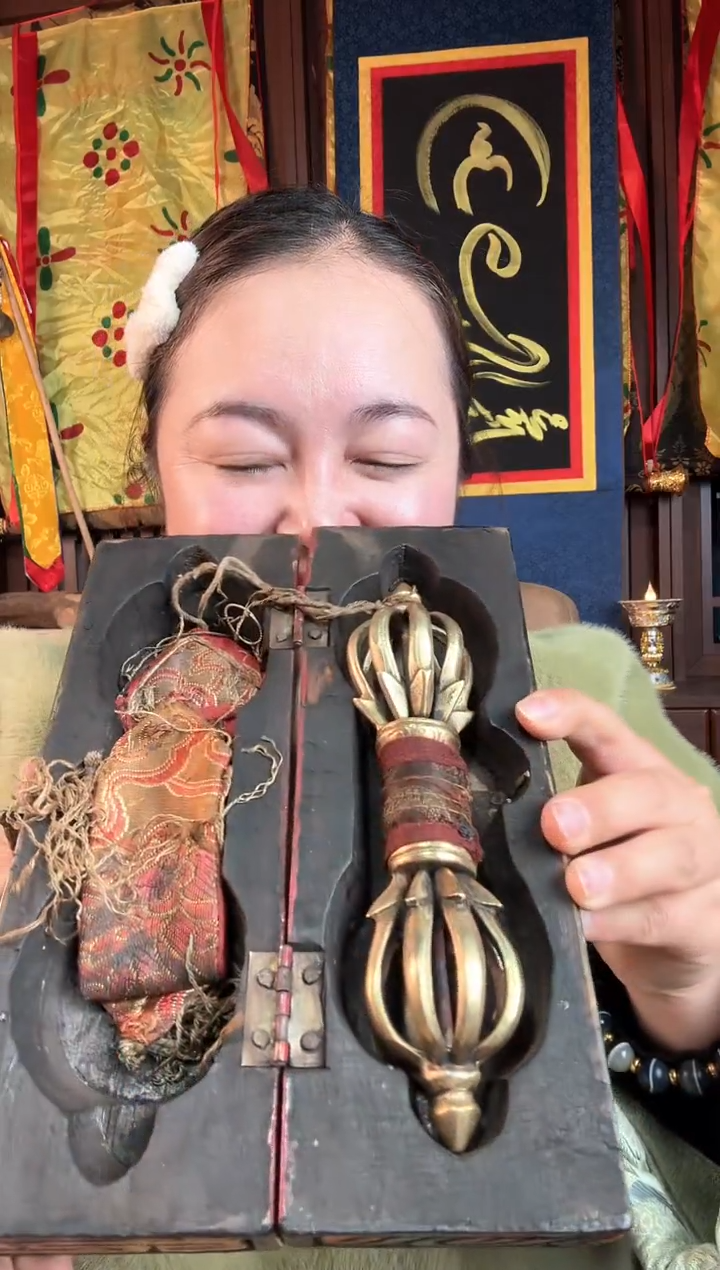 无非金属藏地金楚