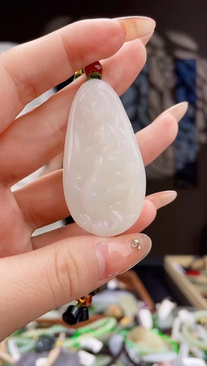 【闪购商品】和田玉颈饰未镶嵌拍一发一