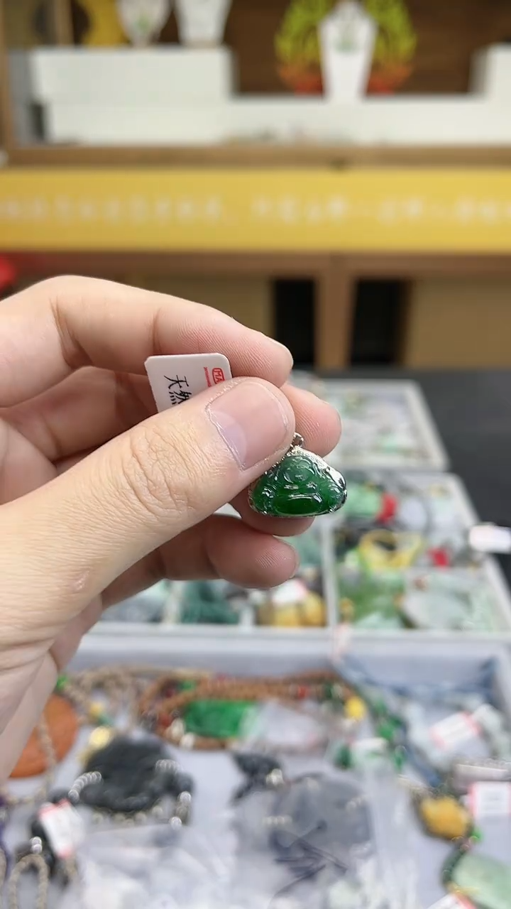 颈饰未镶嵌翡翠翡翠小佛公吊坠
