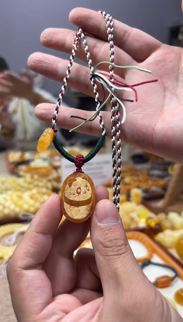 【闪购商品】蜜蜡裸石未镶嵌吊坠