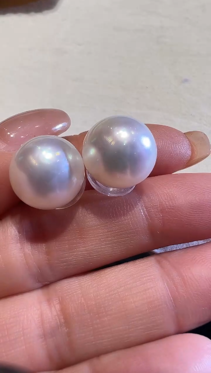 18K金镶嵌耳饰海水珍珠G*珍珍珠耳钉
