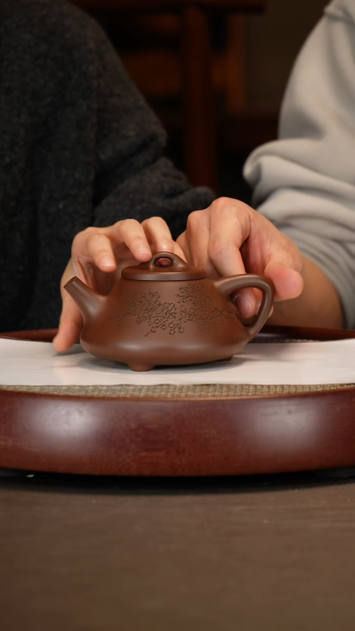 【闪购商品】紫砂茶壶子冶石瓢300c+杯+壶承