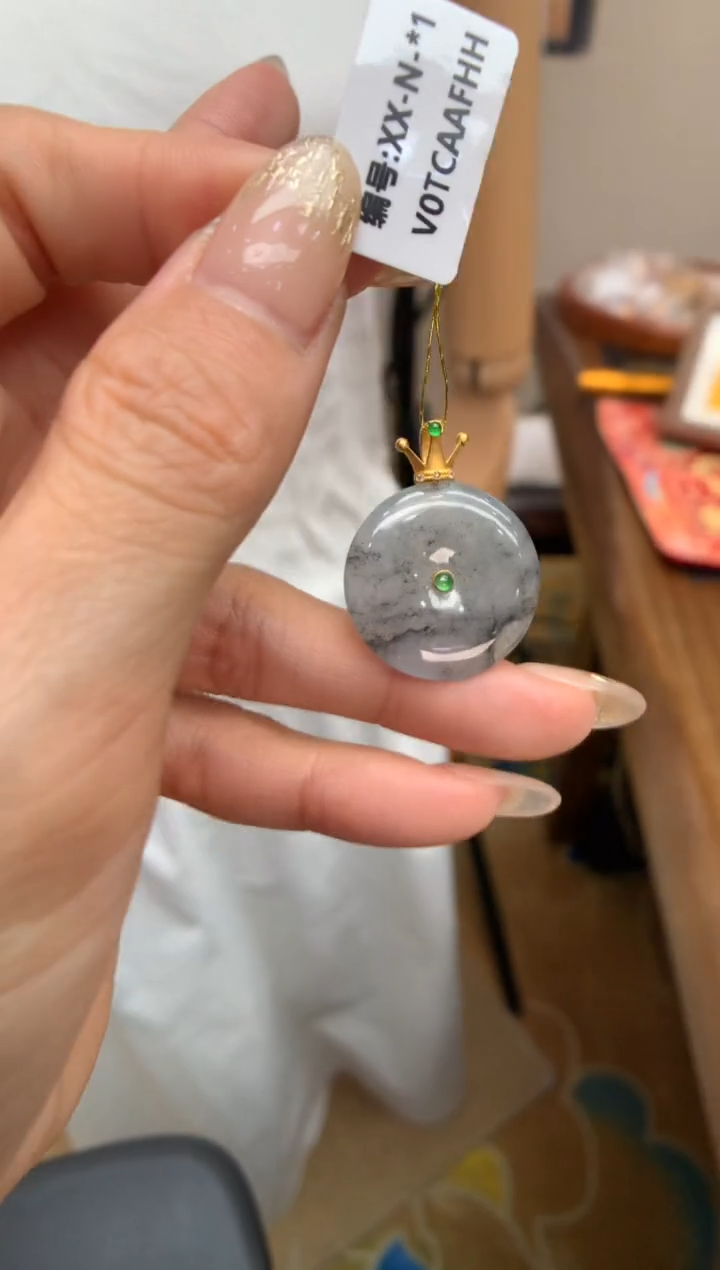 【闪购商品】翡翠颈饰18K金镶嵌平安扣