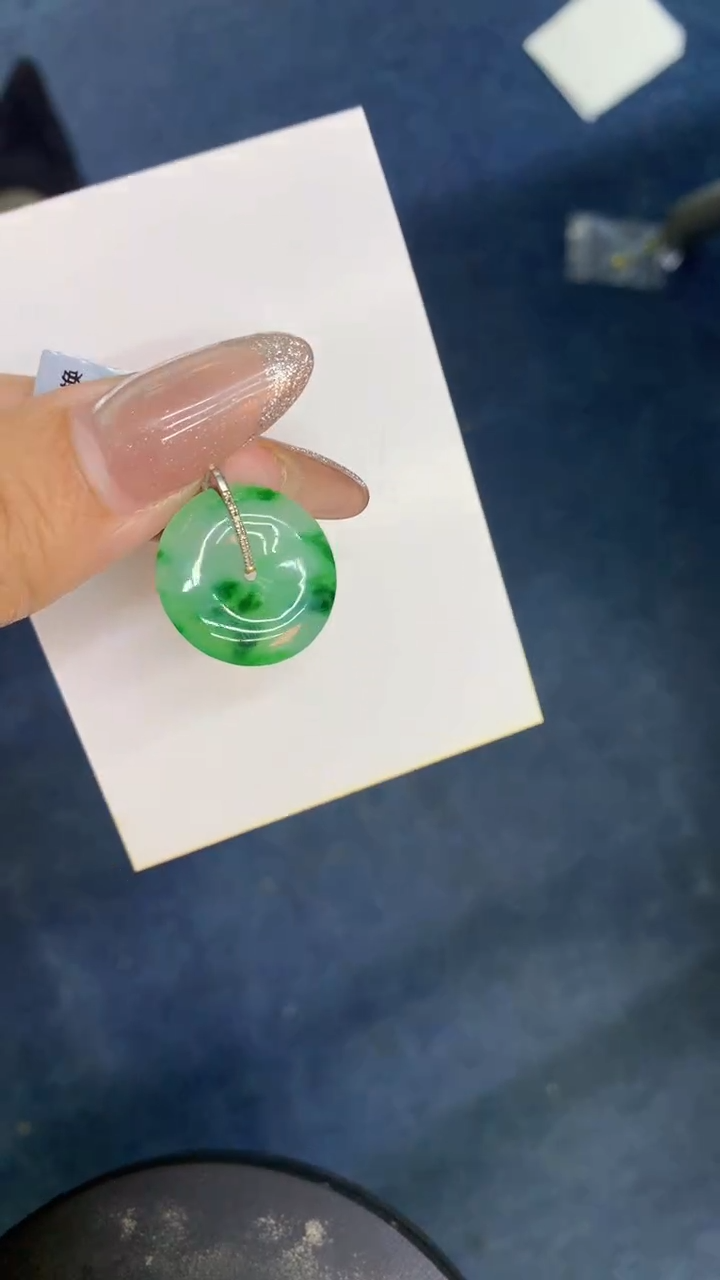 颈饰18K金镶嵌翡翠1