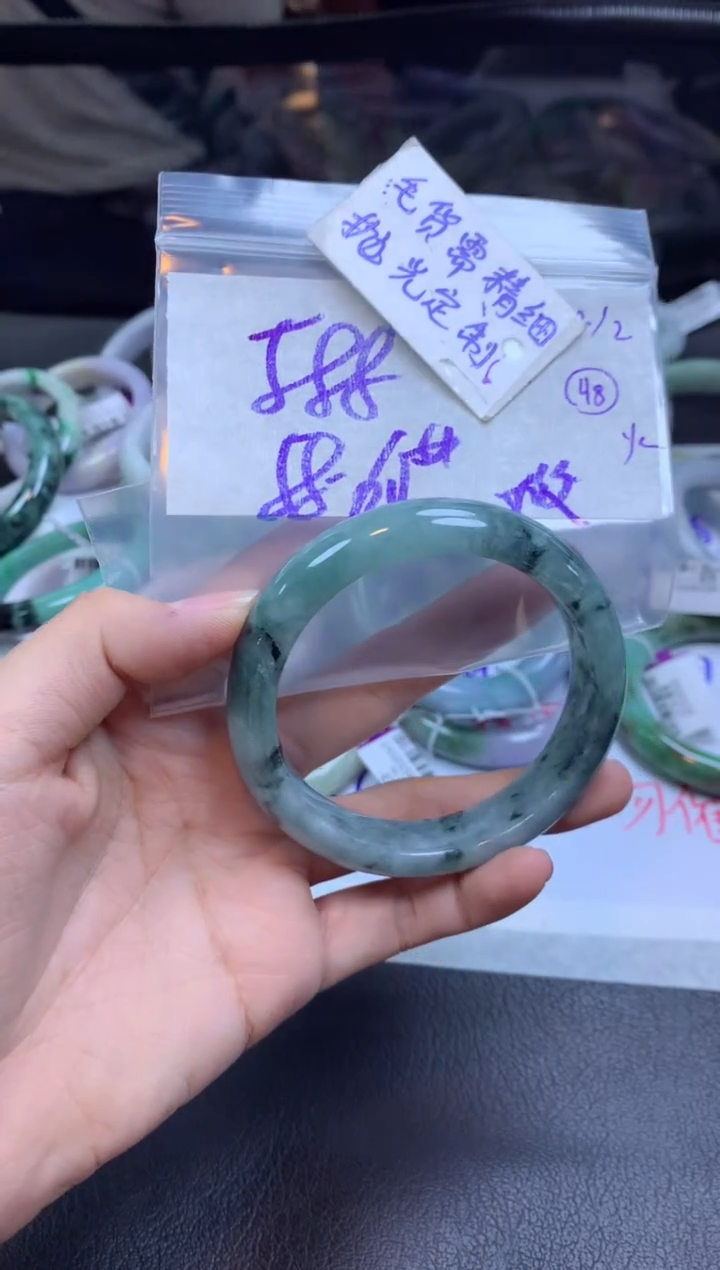 【闪购商品】定制翡翠未镶嵌手镯毛货需精细抛光+多人+588元