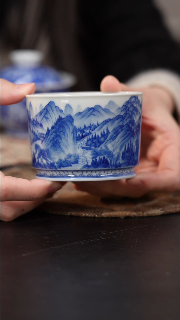 【闪购商品】杯看山柴窑青花富春山居