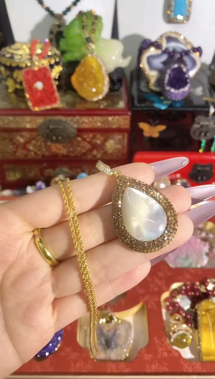 合成立方氧化锆铜合金吊坠
