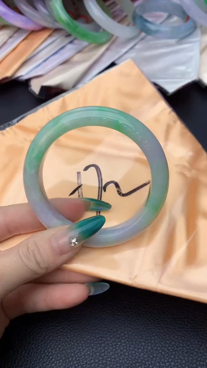 【闪购商品】翡翠手镯未镶嵌0431138369