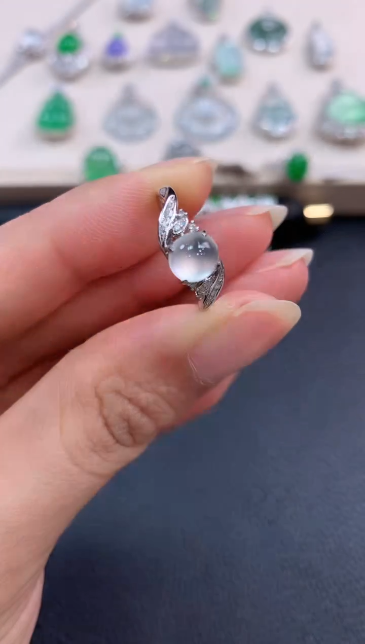 【闪购商品】翡翠戒指18K金镶嵌b29       