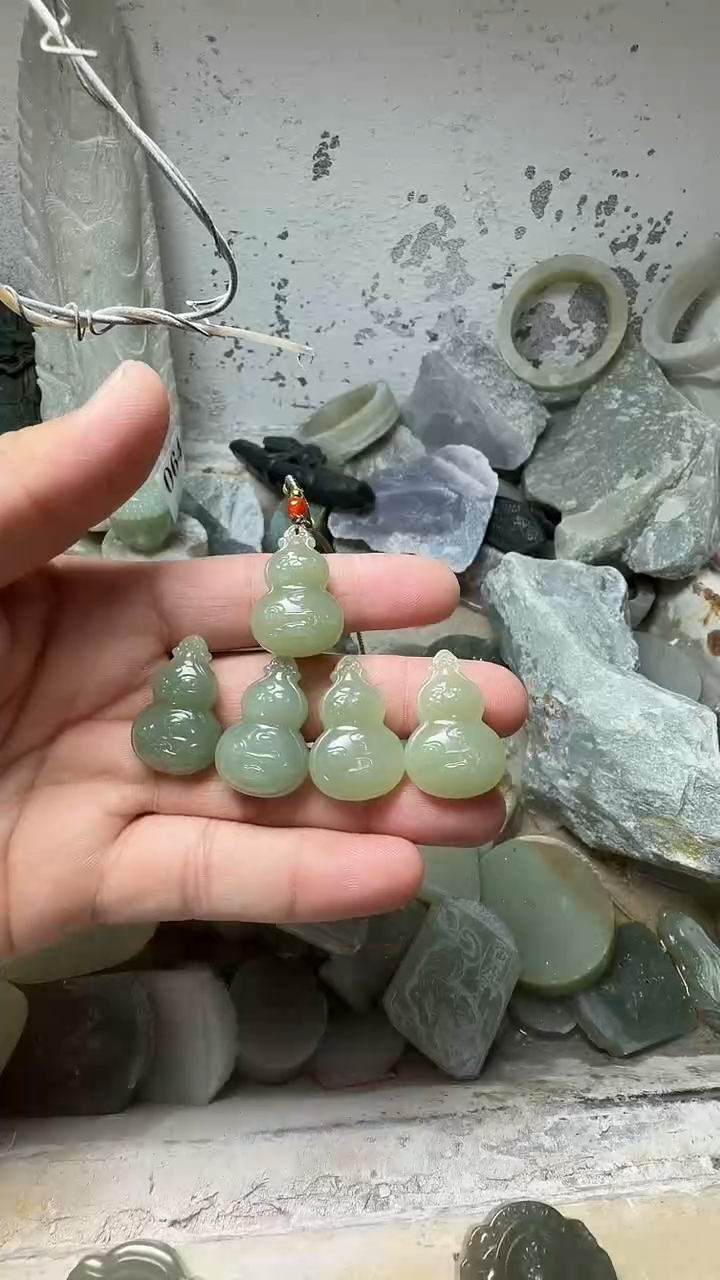 吊坠(不含链)未镶嵌和田玉葫芦 多样性发，拍一发一
