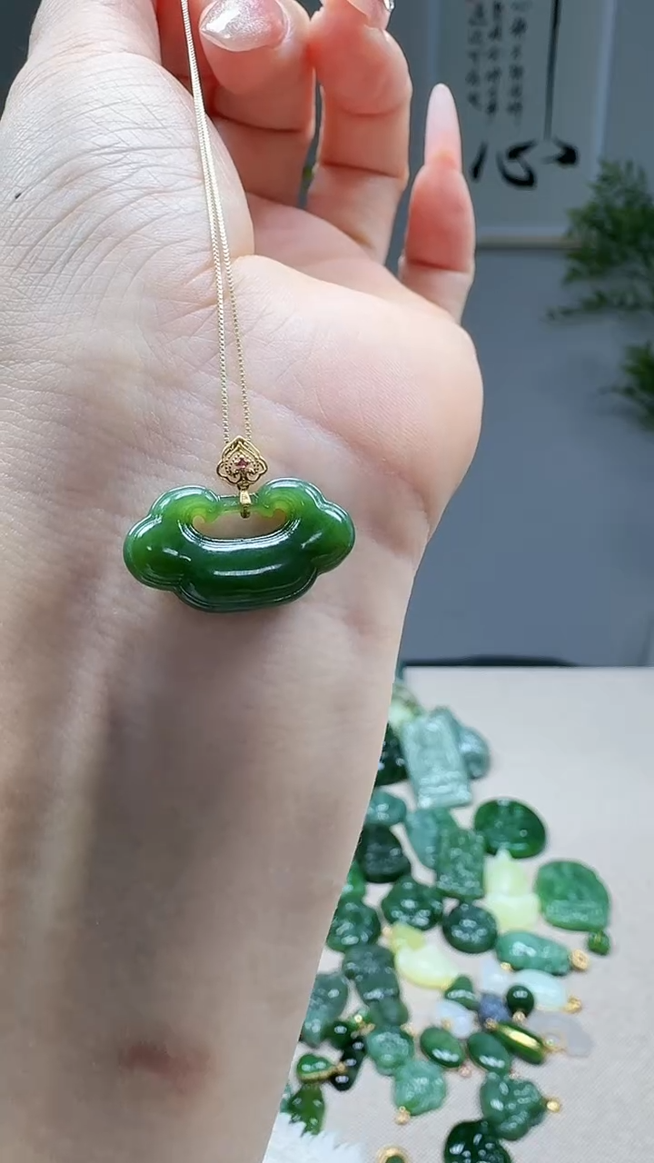 吊坠(不含链)18K金镶嵌和田玉1