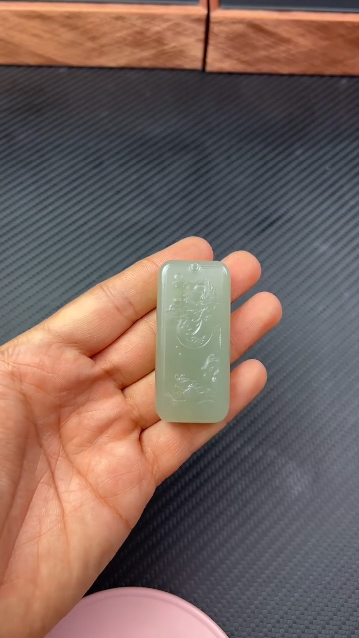 【闪购商品】和田玉吊坠(赠链)未镶嵌且末微色差近矿