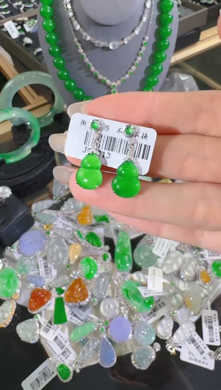 【闪购商品】翡翠耳坠18K金镶嵌葫芦