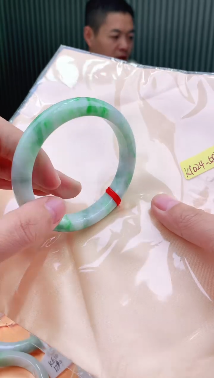 未镶嵌手镯翡翠111