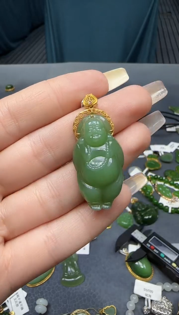 【闪购商品】和田玉挂件18K金镶嵌1