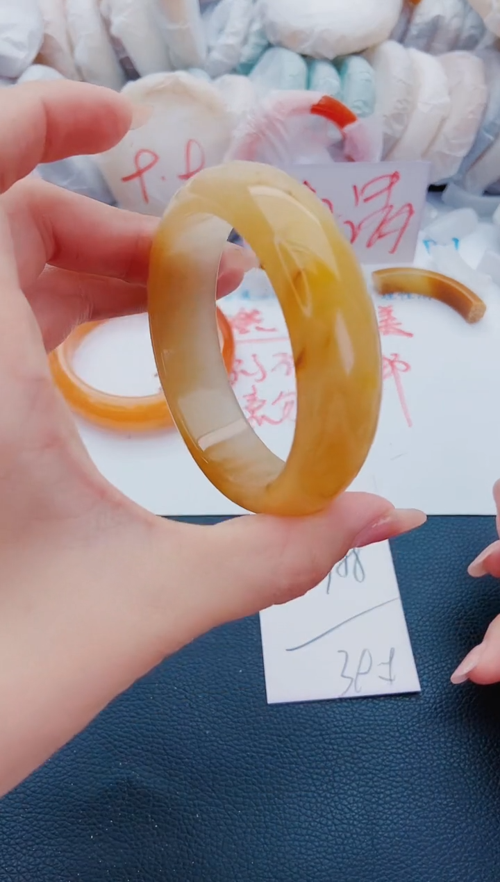 石英质玉手镯未镶嵌J38-57-58