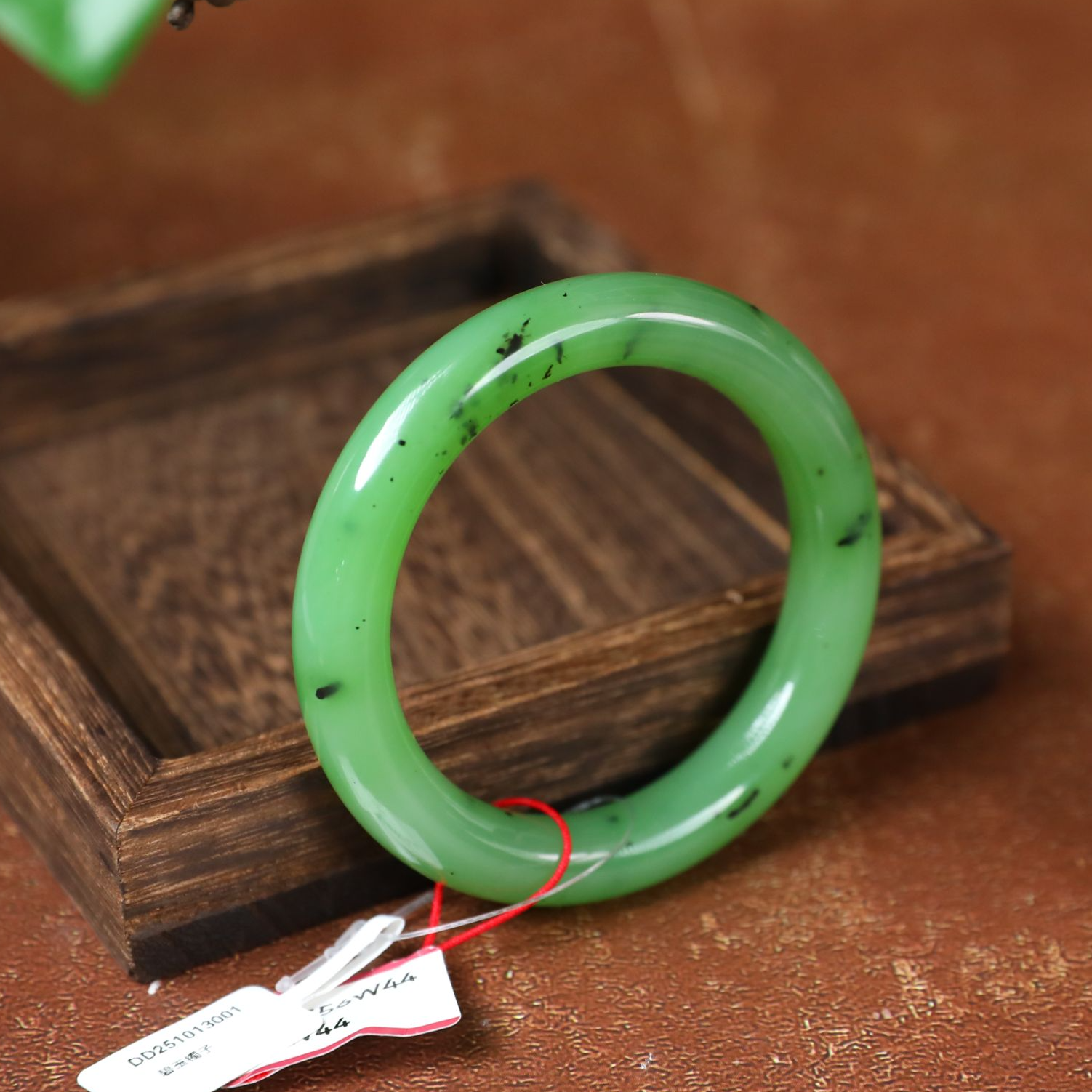 【潮生珠宝】·大稀缺·和田玉碧玉苹果绿全色胖圆手镯55.2*11.8*10.4