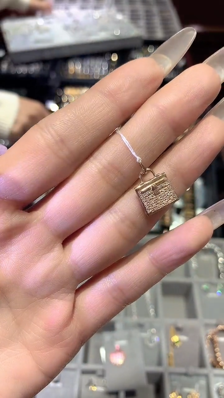 【闪购商品】钻石吊坠18K金镶嵌吊坠
