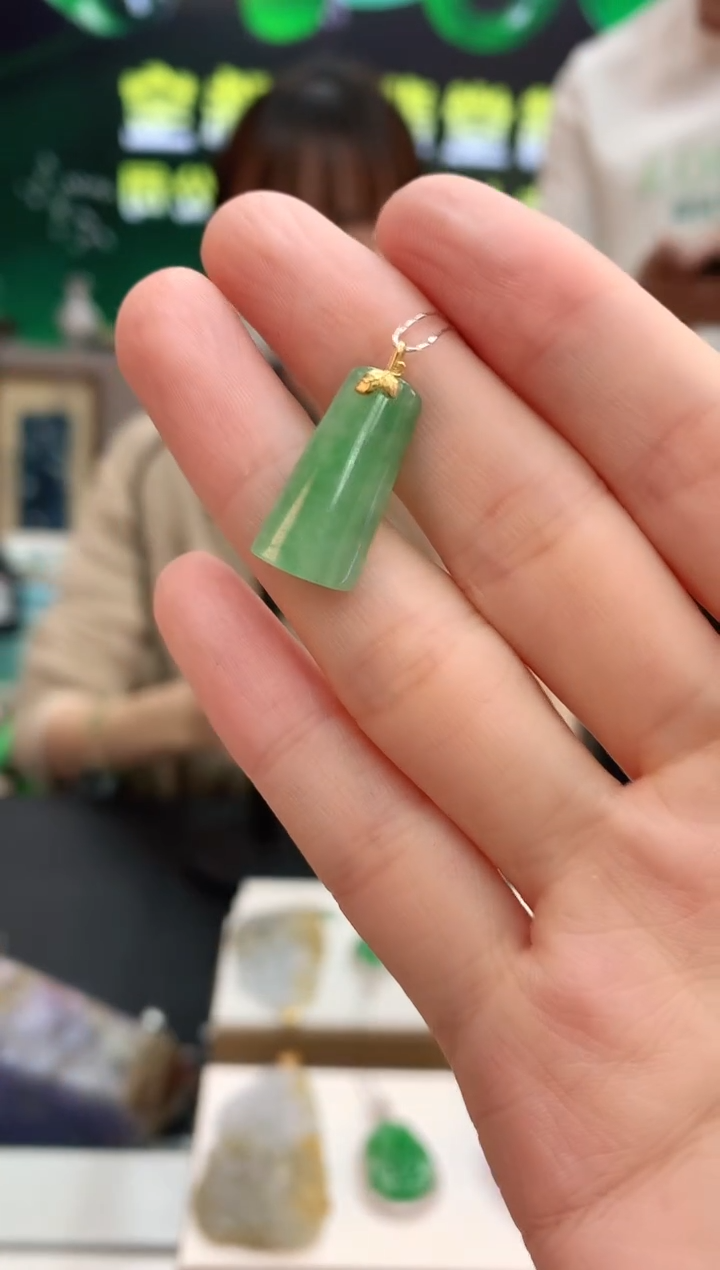 【闪购商品】翡翠颈饰18K金镶嵌赠礼盒证书 小君