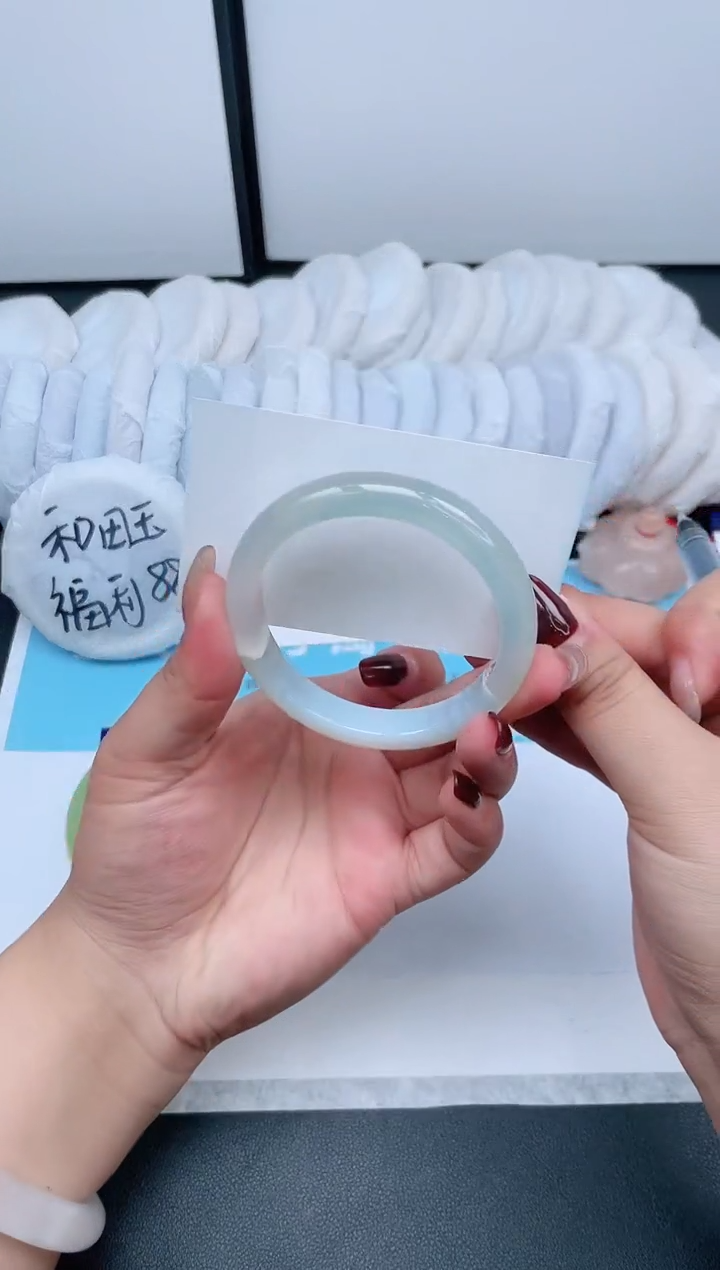 【闪购商品】石英质玉手镯未镶嵌117-56.8