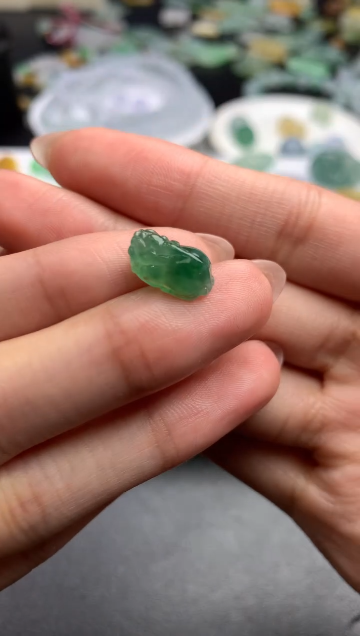 【闪购商品】定制翡翠未镶嵌毛货