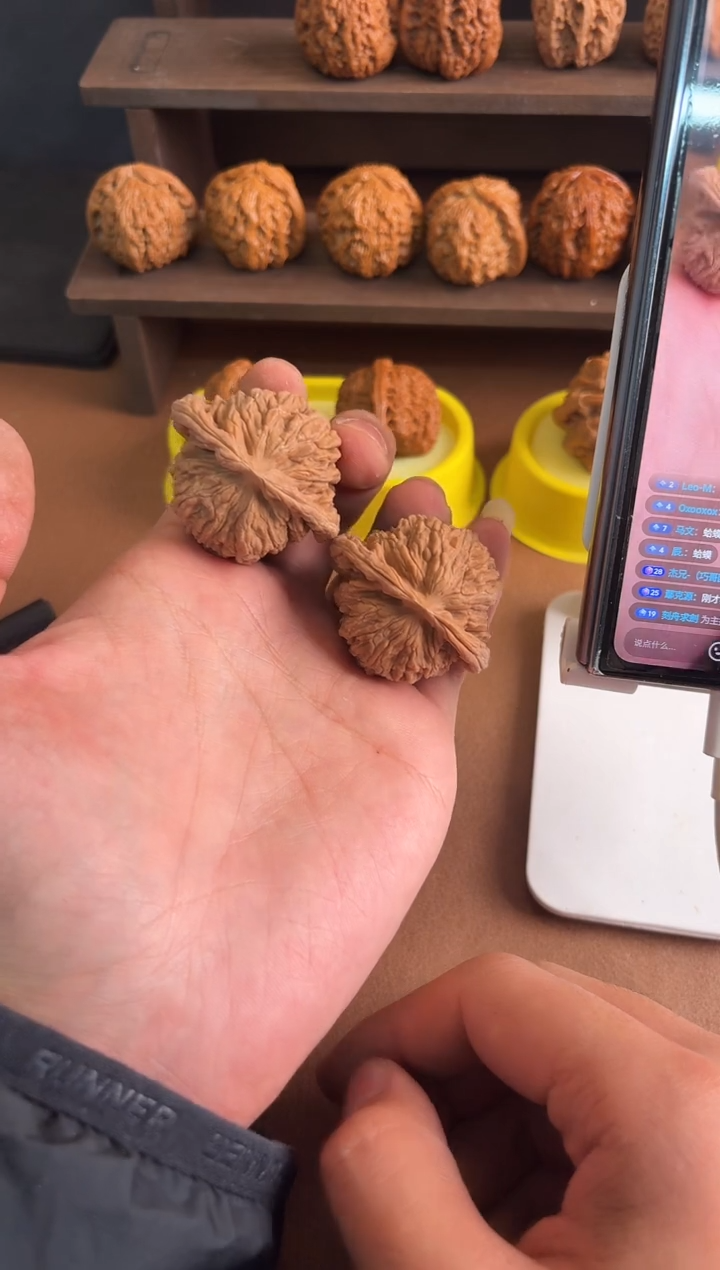 把件文玩核桃福利003  四座楼 棱子有点点黄