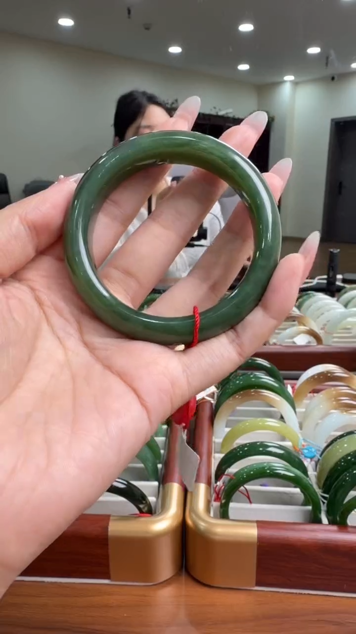 颈饰未镶嵌和田玉手镯56